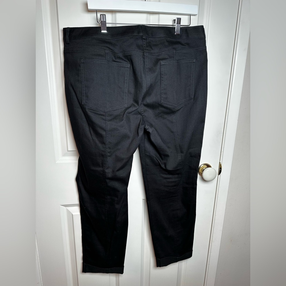 St. John Black Straight Leg Jeans - Picture 6 of 6
